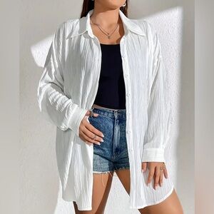 White Over Sized Ripple Button Down Blouse Size Small